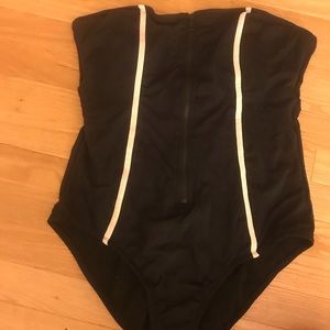 Black strapless bathing suit